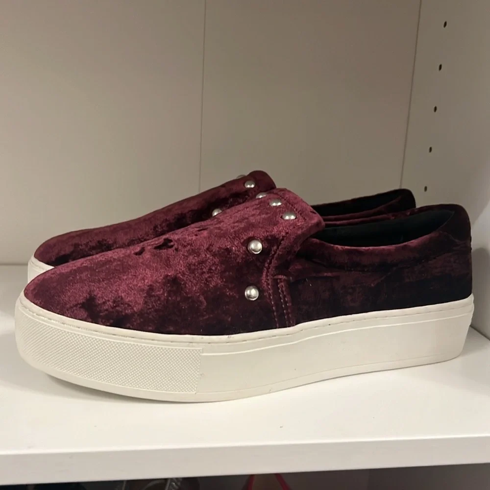 🎉 EUC Rebecca Minkoff Platform Burgundy Velvet Studded Loafers size 8.5